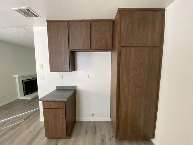 Building Photo - 2929 S Cedar Ridge Pl