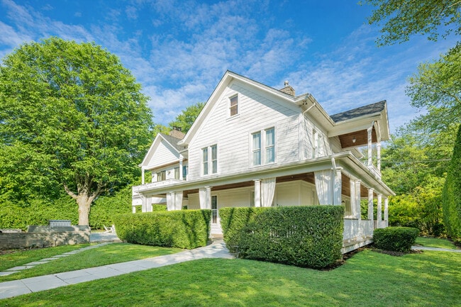 Building Photo - 65 Prospect St