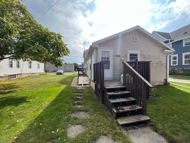 Building Photo - 508 St Claire