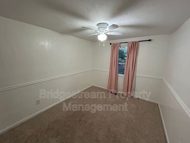 Building Photo - 1381 Firethorne Dr