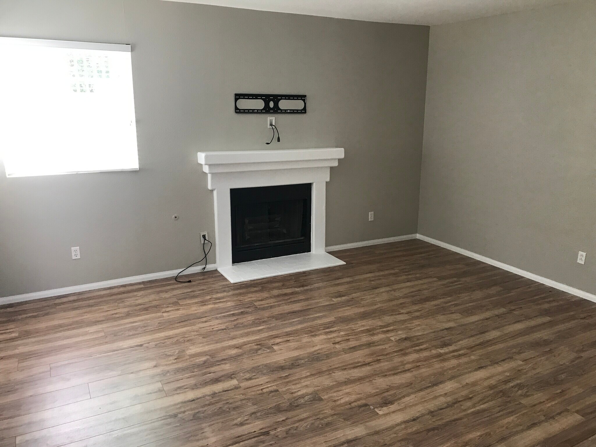 Building Photo - 4344 Willow Glen St