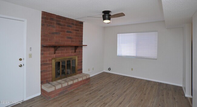 Building Photo - 3777 W Horizon Hills Dr