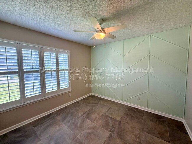 Building Photo - 1695 Evans Dr S