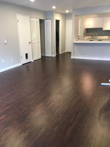 Building Photo - 4620 Lower Dr