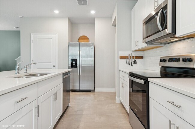 Building Photo - 3901 SE Mentmore Ln
