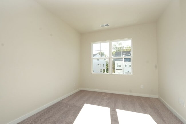 Building Photo - Coming Soon! 3 BR/3BA | New Toll Brothers Townhome | 1-Car Garage Parking | In Charlotte!