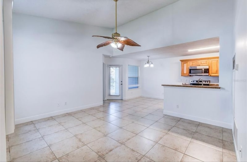 Building Photo - 2597 Grassy Point Dr