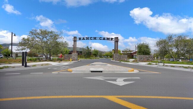 Building Photo - 1100 Lasso Way