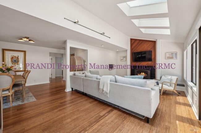 Building Photo - Retreat Like Home with Recent Upgrades Thr...