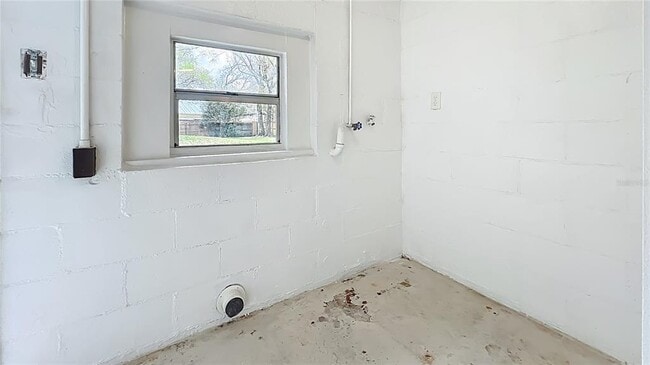 Building Photo - 5110 Old Cheney Hwy