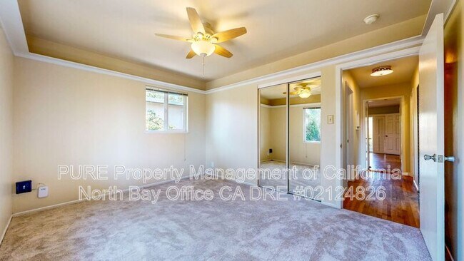 Building Photo - 652 Corlano Ave
