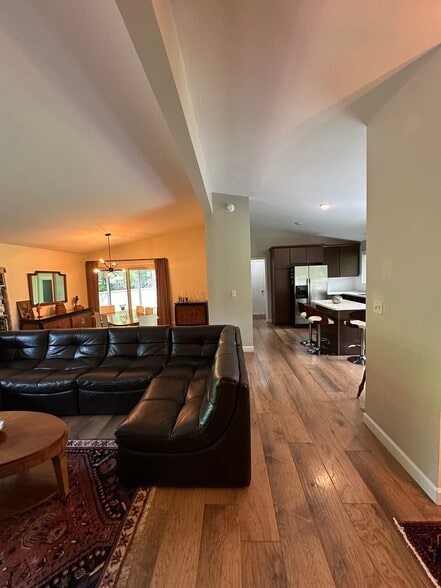 Building Photo - 225 Maxfield Dr