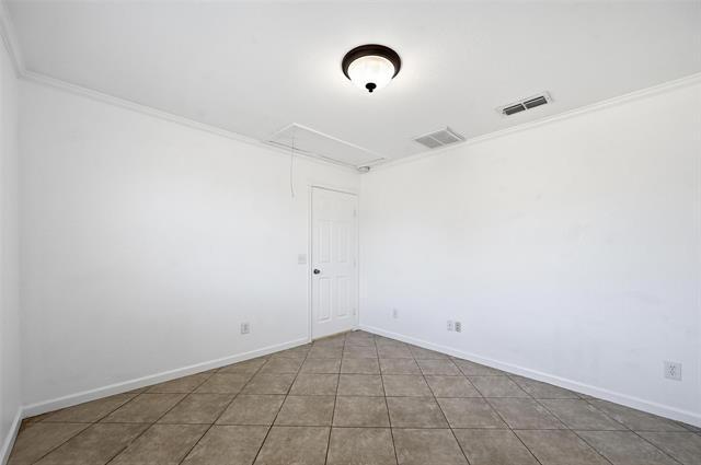 Building Photo - 633 Rose Garden Dr