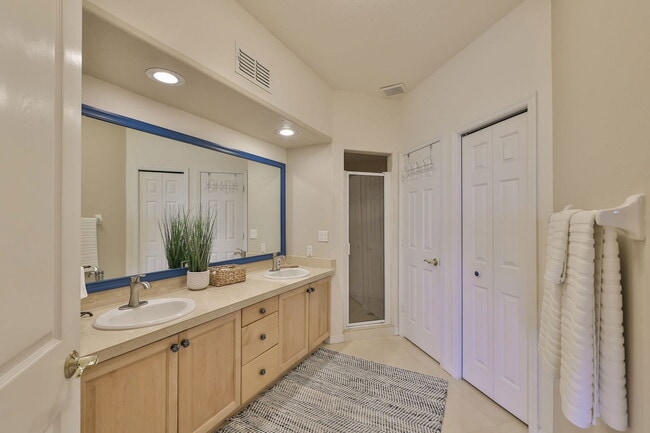 Building Photo - 1593 Pinellas Bayway S