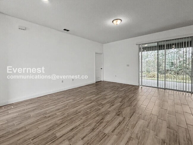 Building Photo - Limited Time Special Offer / 4 Bed, 3.5 Bath Home with Garage / Pet-Friendly / Vouchers Accepted ...