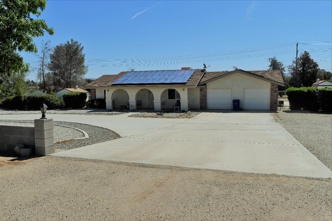 Building Photo - 4 bedrooms House for rent