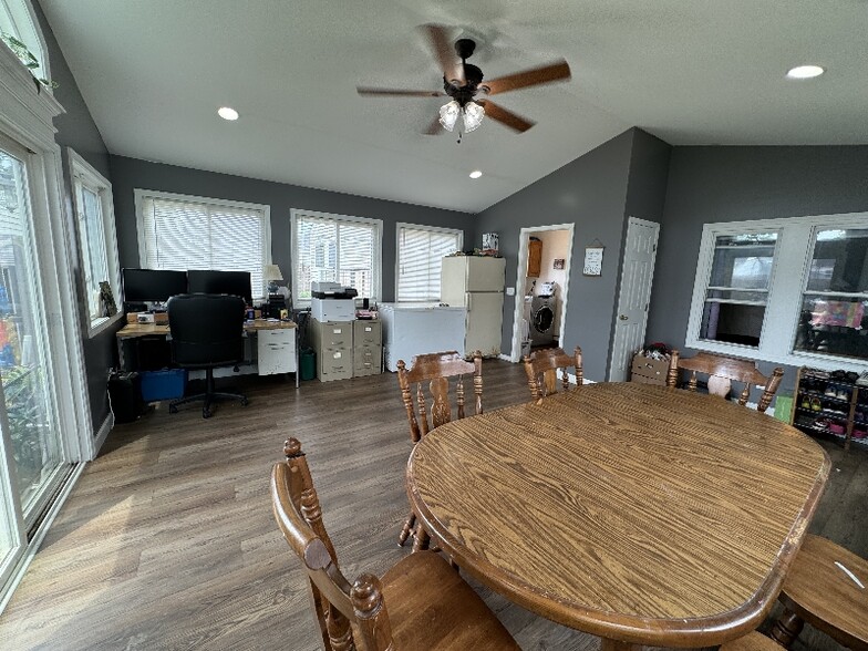 Building Photo - 430 E 309th St