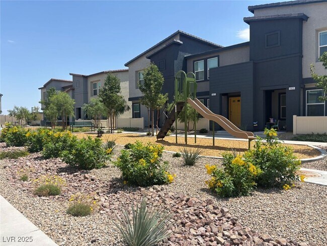 Building Photo - 3712 Celesta Vis Ave