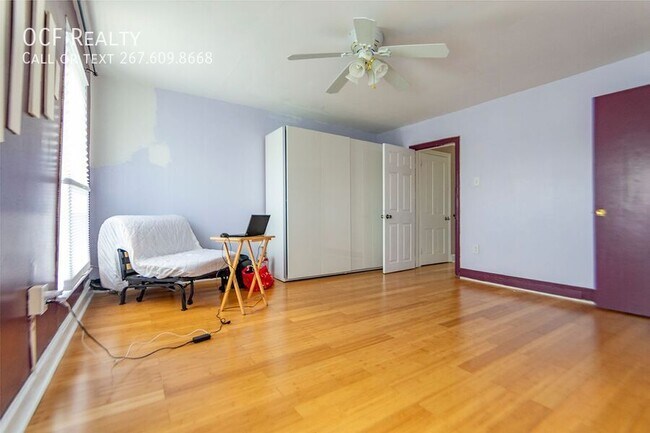Building Photo - 2055 Catharine St