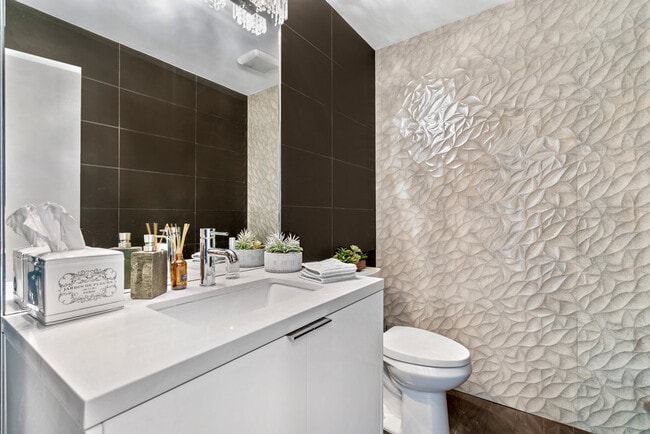 Building Photo - 3218 Ibis St