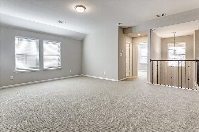 Building Photo - 2165 Woodland Pine Dr