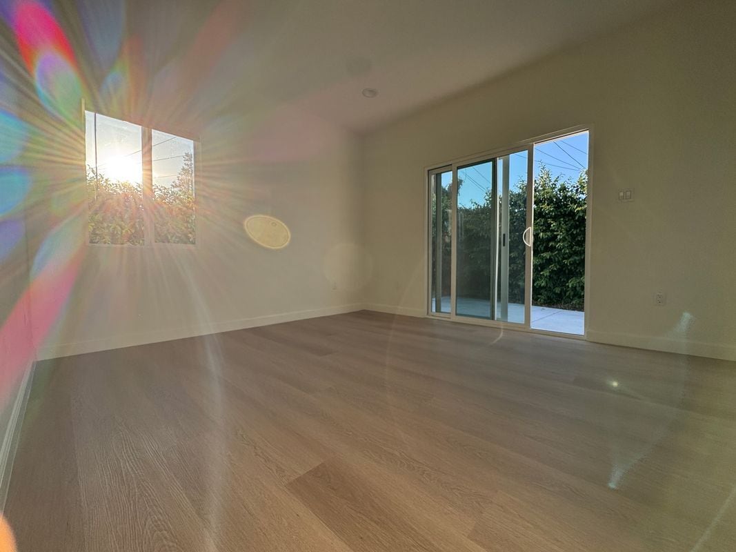 Building Photo - 6635 Vanguard Ave