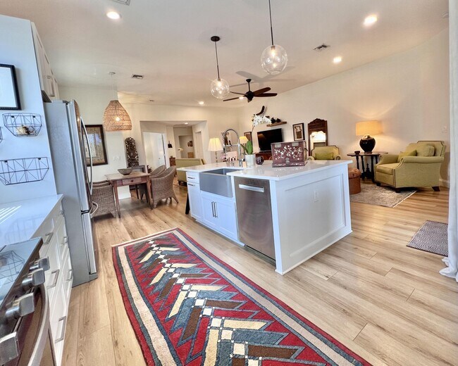 Building Photo - 2622 Country Golf Dr