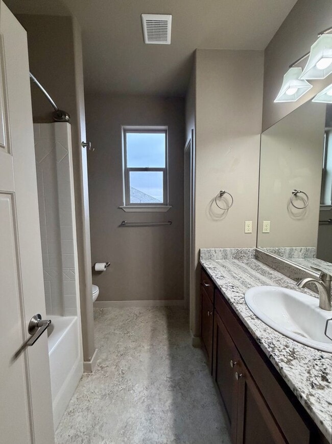Building Photo - 3909 W 48th Ave