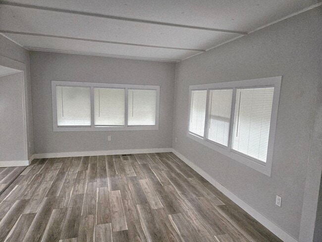 Building Photo - 79 Driftwood St