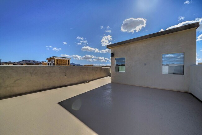 Building Photo - 7439 E Conquistadores Dr