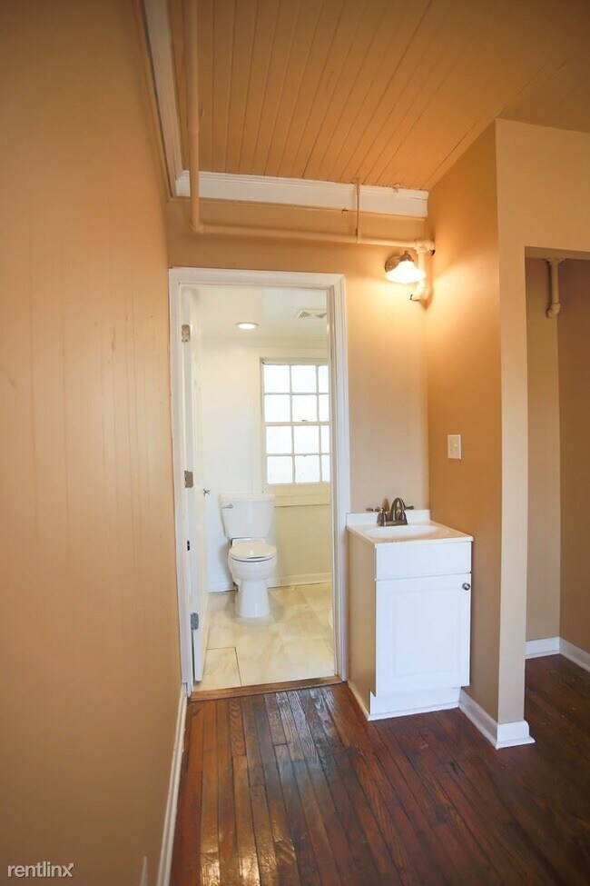 Building Photo - 10 br, 4 bath House - 619 Cabell Avenue