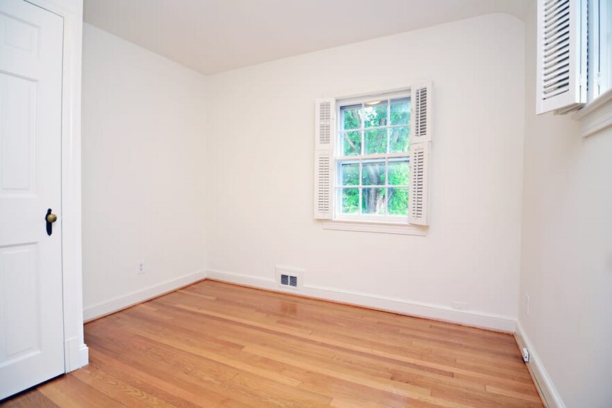 Building Photo - 1600 Foxhall Rd NW