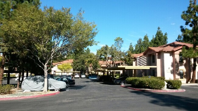 Building Photo - 2 bdrm, 2 bath 1050 SqFt, Carmel Mtn 2nd f...