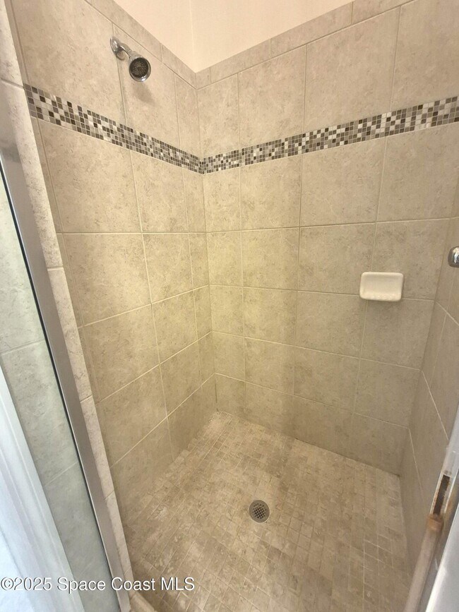 Building Photo - 3325 Sedge Dr