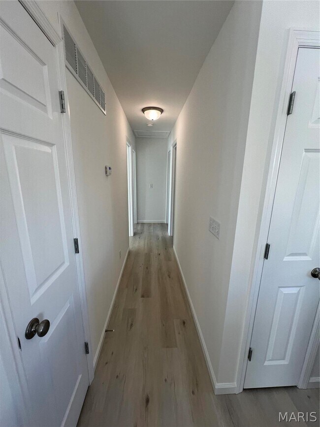 Building Photo - 160 Rivers Edge Dr
