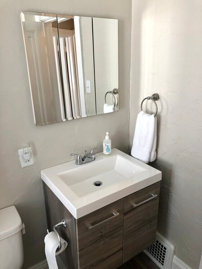 Building Photo - 12306 Mount Overlook Ave