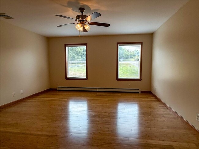 Building Photo - 10 Ashlyn Dr