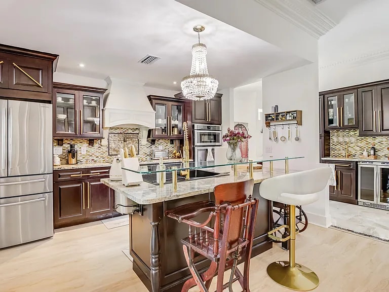 Building Photo - 6590 Fountains Cir