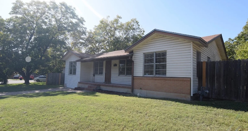 Building Photo - 311 Crockett Dr