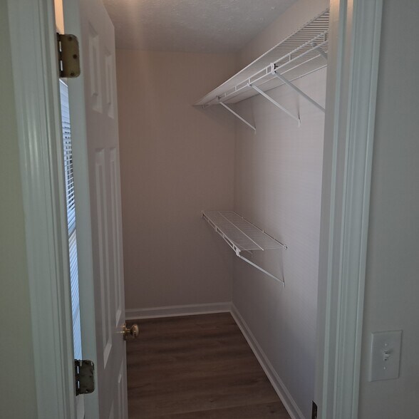 Building Photo - 7404 Saint Charles Sq