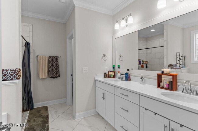 Building Photo - 3763 Spicetree Dr