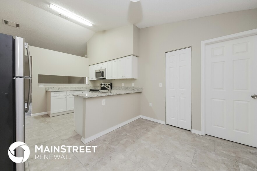 Building Photo - 945 Delano Ct