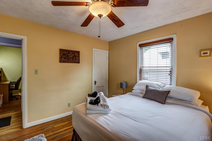 Master Bedroom - 4920 Myrtle St