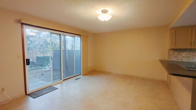 Building Photo - This Great Mt. Park Home with 3 Bedroom 2 ...