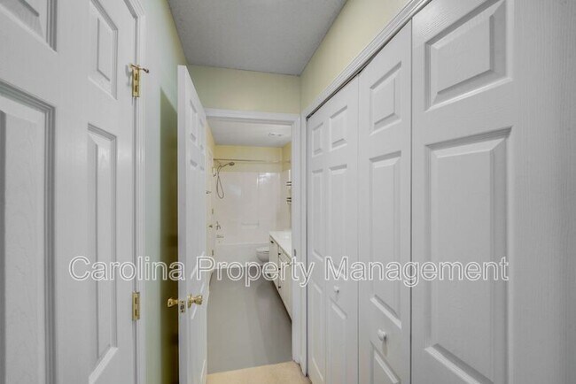 Building Photo - 15021 Deshler Ct