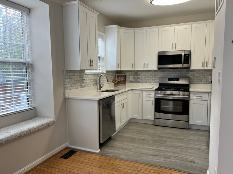 Building Photo - 14205 Brenham Dr