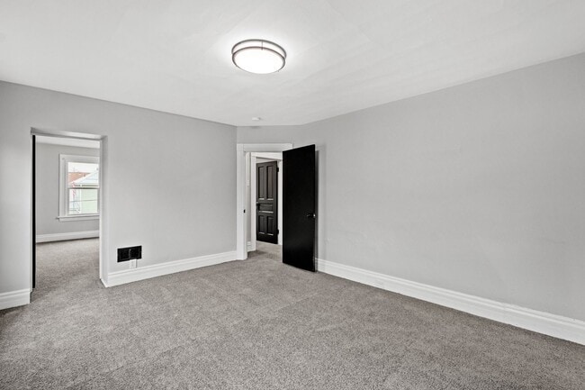 Building Photo - Beautiful 3 bedroom home in Coraopolis available June 1!