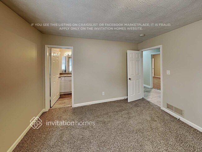 Building Photo - 4141 Hickory Dr