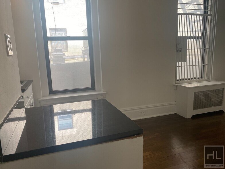 Primary Photo - EAST 87 STREET