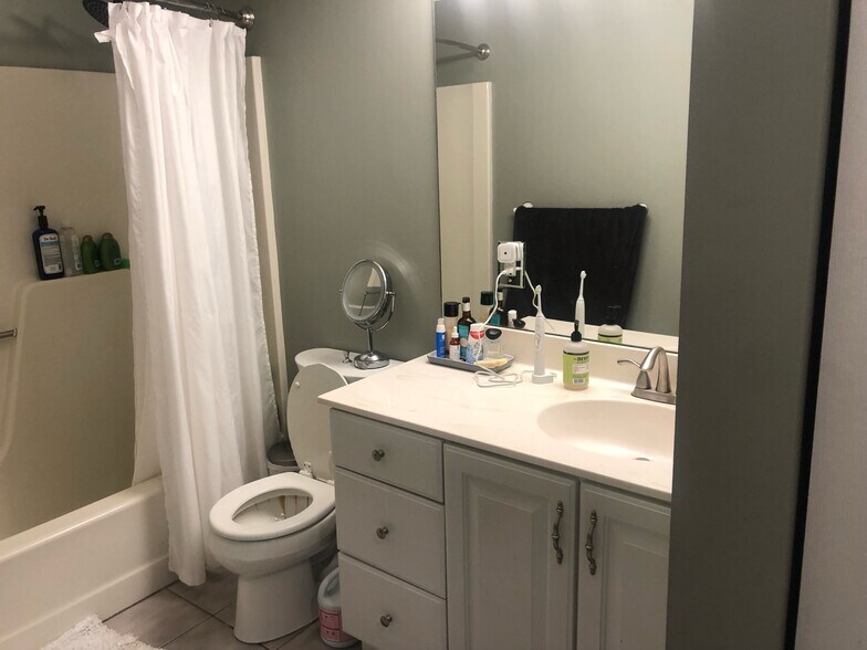 Building Photo - 54 Green St